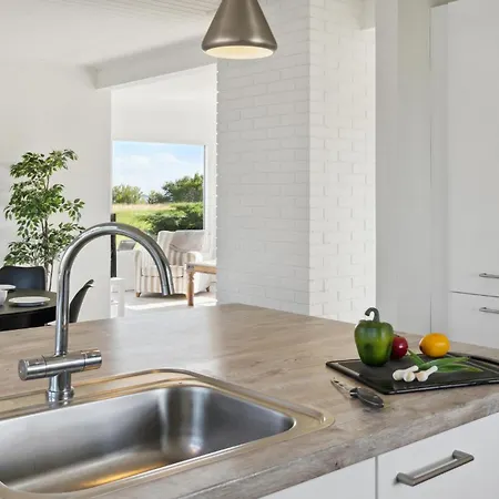 Three-bedroom In Сasa de vacaciones Bandholm