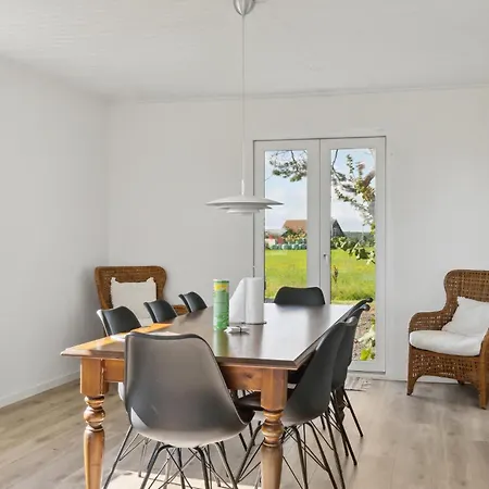 Three-bedroom In * Bandholm