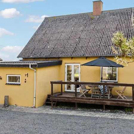 Impresionante Casa De 3 Dormitorios En Bandholm