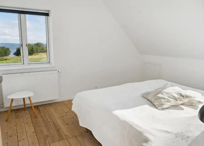 Three-bedroom In Semesterbostad Bandholm