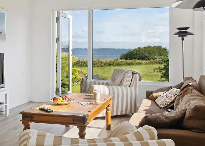 Three-bedroom In Bandholm