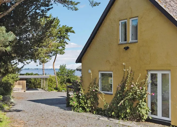 Semesterbostad Three-bedroom In Bandholm