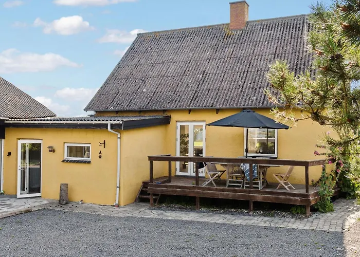 Three-bedroom In Bandholm
